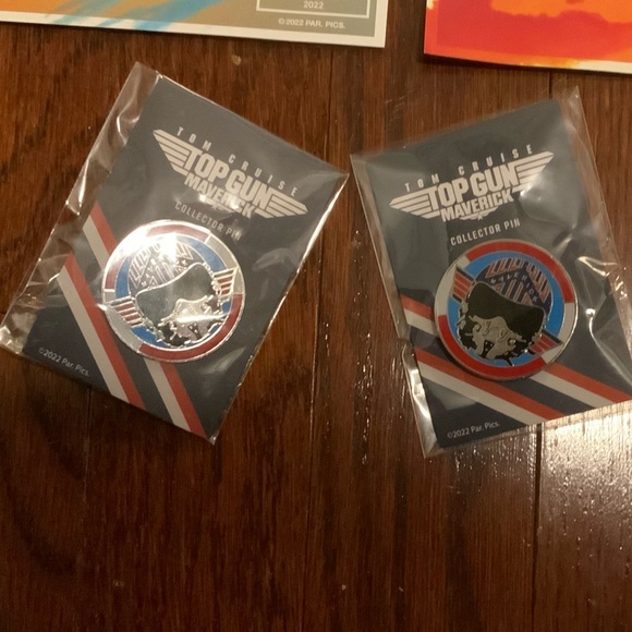 Top Gun Maverick premiere posters and pins - Picture 2 of 2